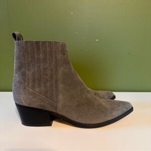Marc Fisher Ulora Gray Suede Ankle Booties Pointed Toe Size 8.5